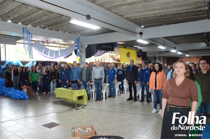 Escola Francisco Argenta presta homenagem ao Rotary Clube durante a Semana da Pátria