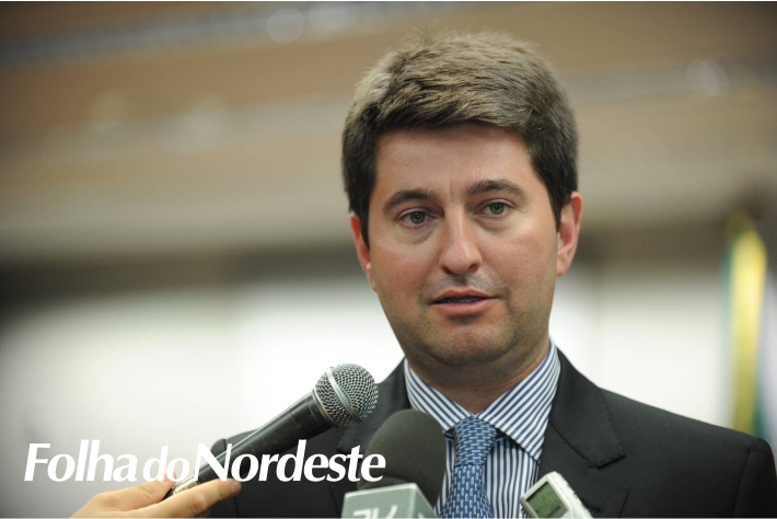 Deputado faz apelo ao Ministério da Saúde para prioridade na vacinação de professores