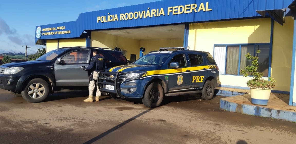  Homem dirigindo com CNH falsificada é preso pela Polícia Rodoviária Federal