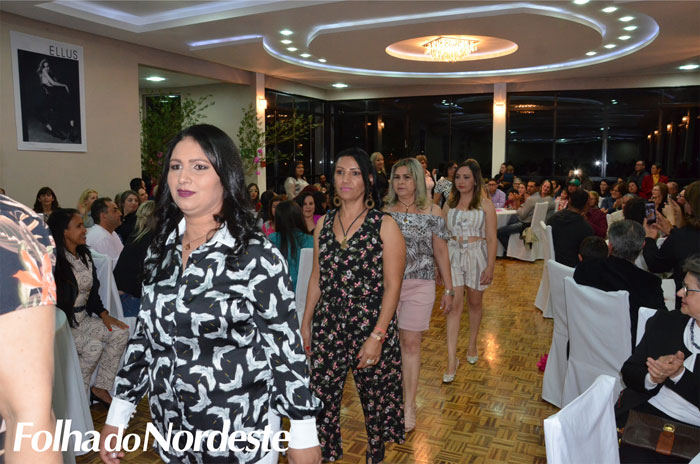 AAPECAN promoveu mais um Desfile Vitória Rosa