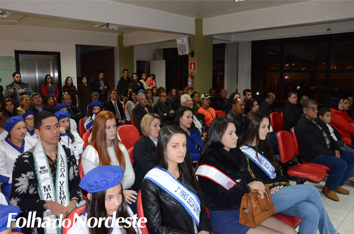 Câmara homenageia 30 anos da UAB em Lagoa Vermelha