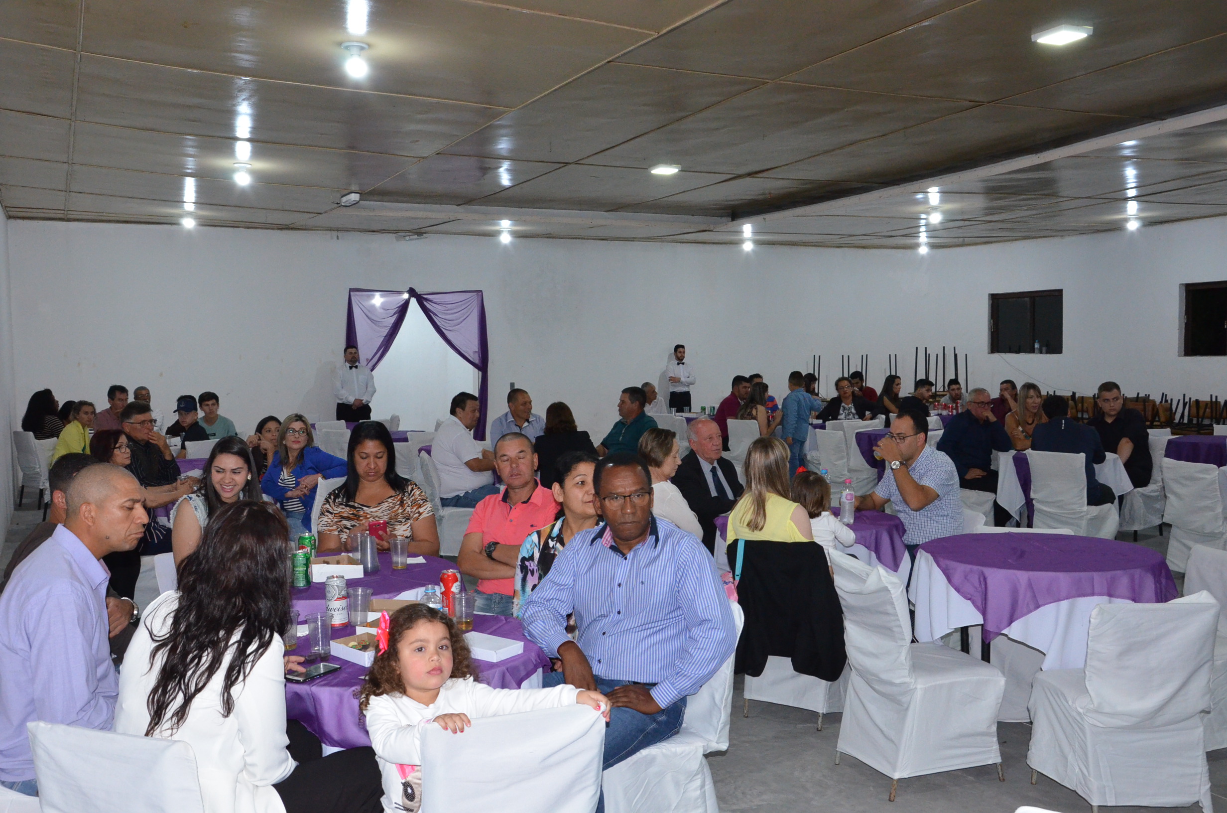 Atletas e ex-atletas são homenageados em jantar