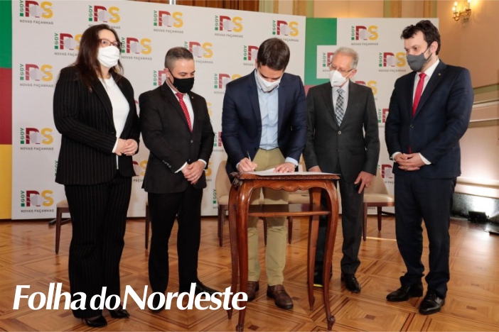 Leite sanciona lei sobre atendimento de serviços extrajudiciais por meio eletrônico