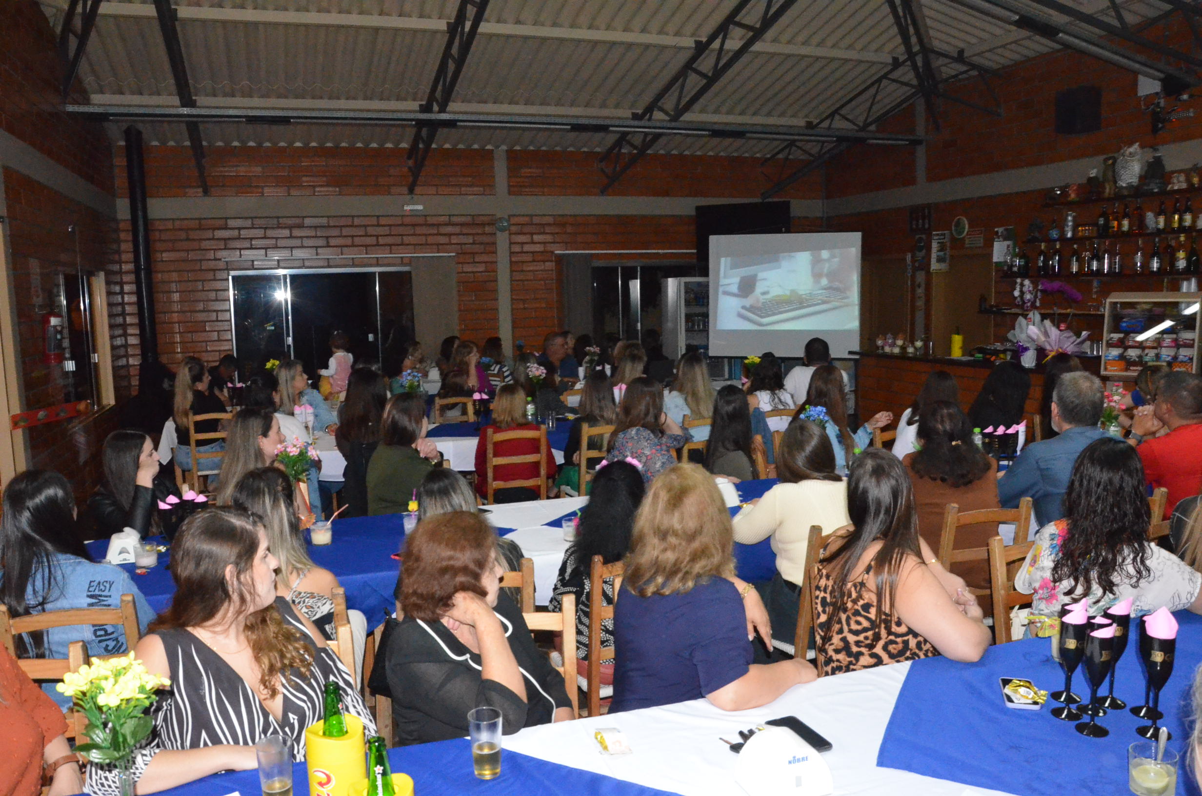 CDL e Sindilojas comemoram Dia Internacional da Mulher