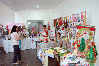 Associação dos Artesãos promoveu Feira do Natal na Casa da Cultura 