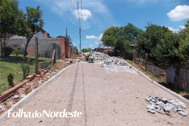 Secretaria de Obras executa asfalto e calçamento em mais ruas de Lagoa Vermelha