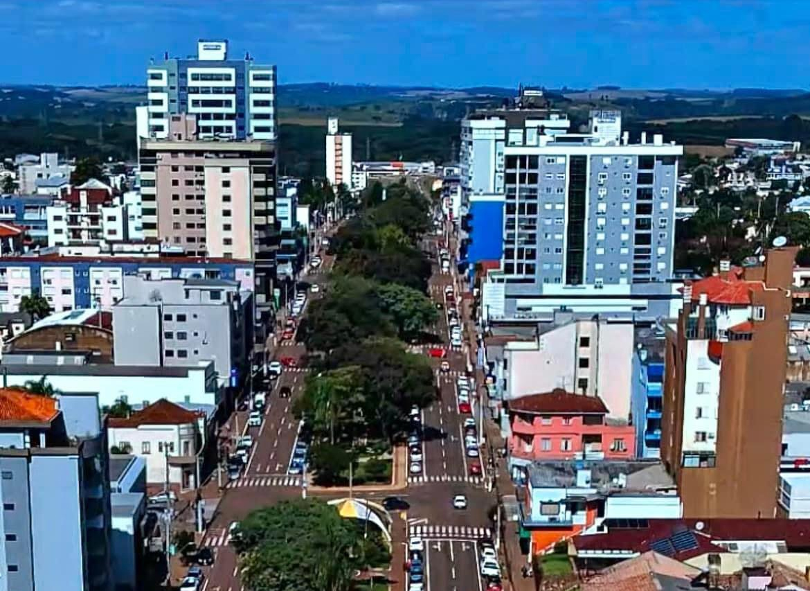 Em 2025, o poder não caiu - ele se expôs