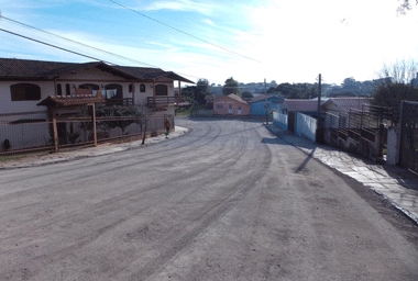 Secretaria de Obras executa asfalto, calçamento e outras melhorias no município