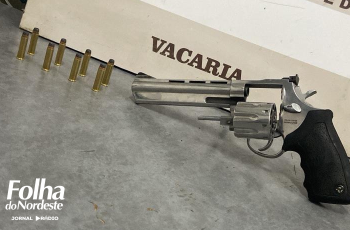 Homem é preso por porte ilegal de arma de fogo de uso restrito em Esmeralda