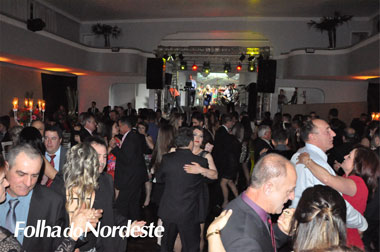 Clube Comercial promoveu baile com coroação de sua nova soberana