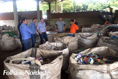ADEVA visita instalações da coleta seletiva de Lagoa Vermelha