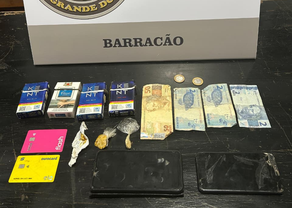Brigada Militar prende dois homens por tráfico de drogas em Barracão