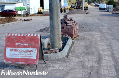 Rua Júlio Vanzin recebe pavimentação