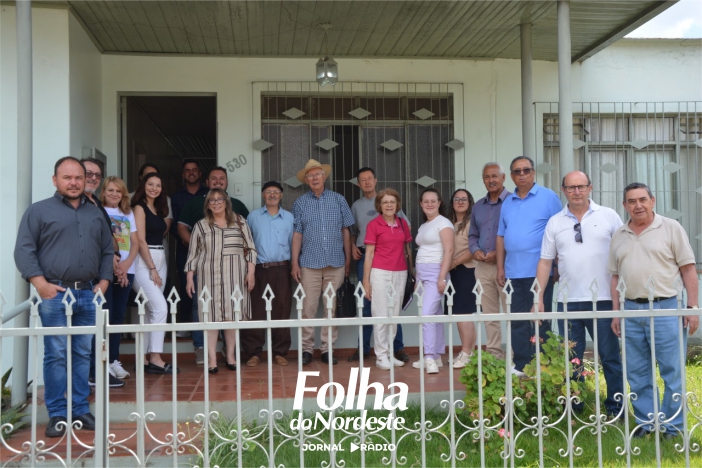Prefeitura entrega termos de permissão de uso e estabelece casa como ponto de referência para entidades de Lagoa Vermelha