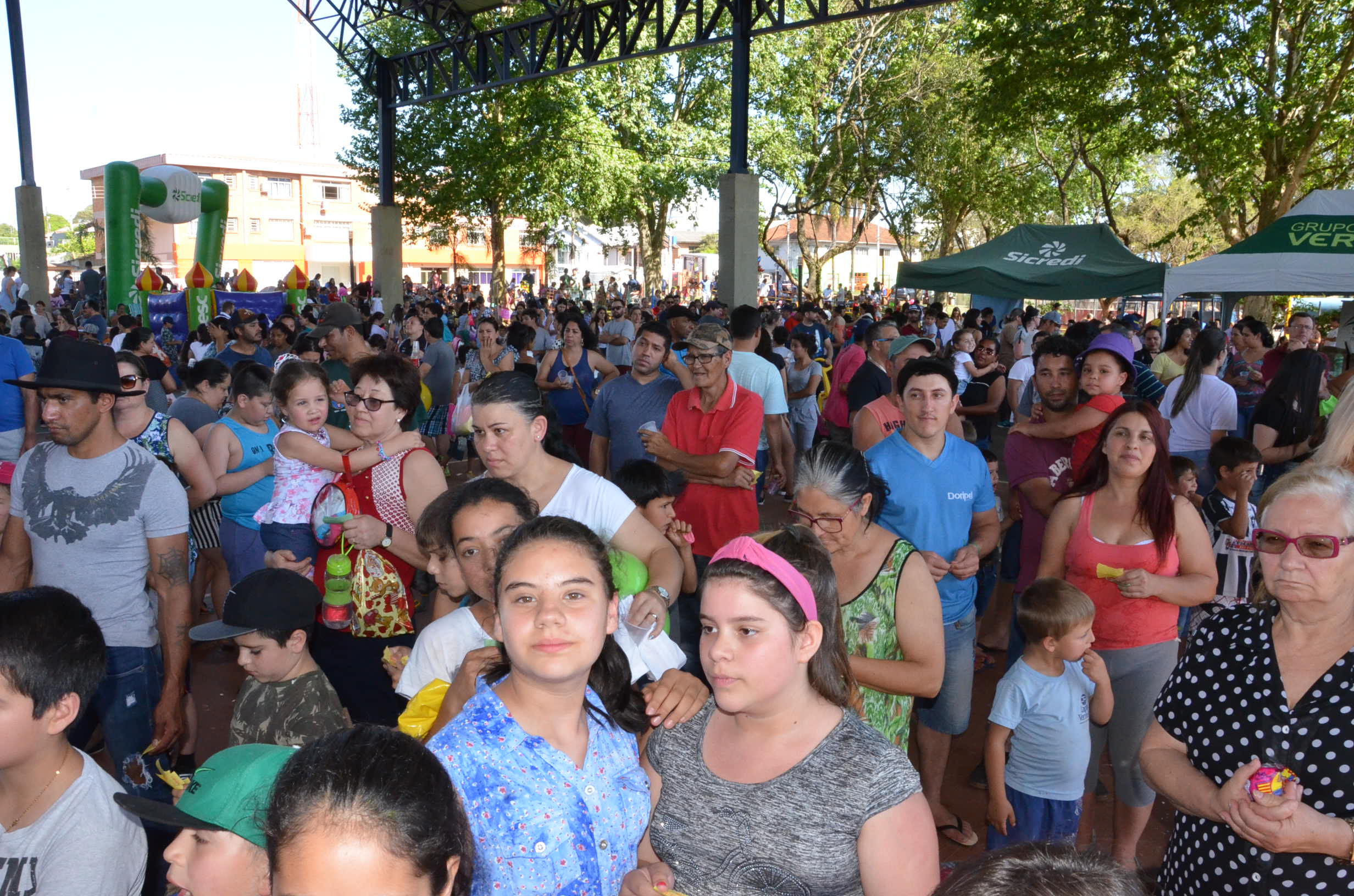 Festa da Criança mais uma vez lota Praça Frei Mateus Dolzan
