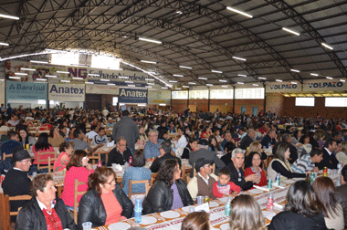 Sintracom comemorou Dia do Trabalhador com almoço 