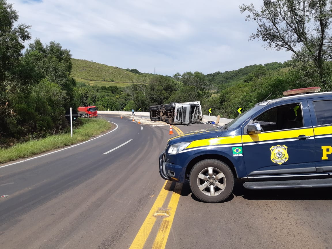 Policia Rodoviária Federal atende acidente com lesões em Vacaria