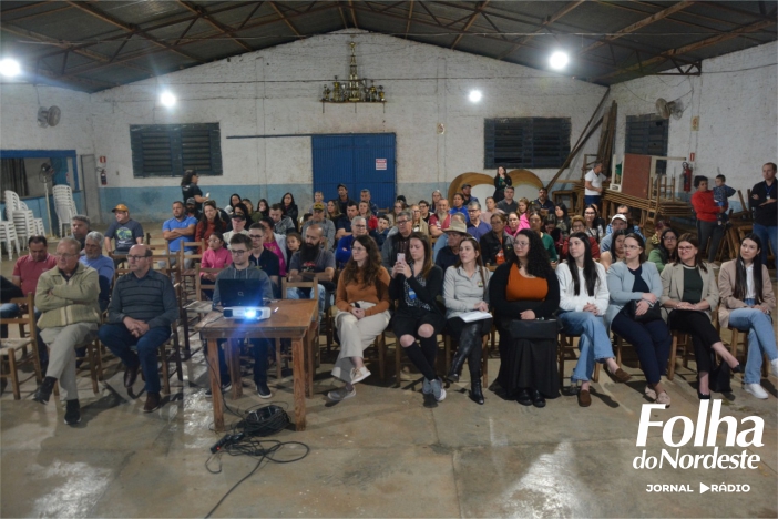 Regulariza Mais entrega 58 matrículas no bairro Oliveira e realiza o sonho da casa própria