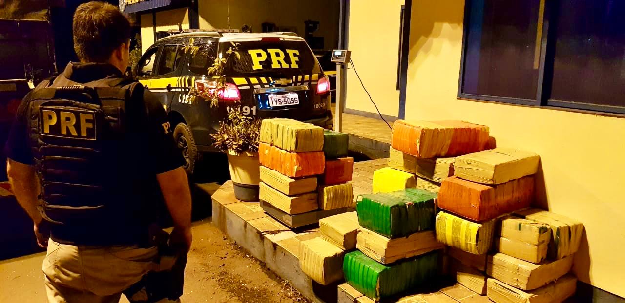 PRF prende traficante e apreende quase meia tonelada de maconha transportada em carreta 