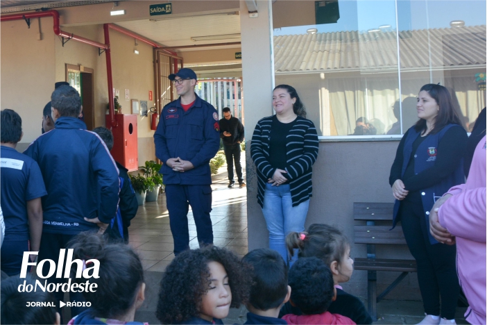 Projeto Salvando Vidas realiza simulação de incêndio na escola Léa Beatriz de Quadros Dolzan