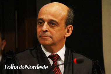 Desembargador Aquino recebe Medalha de Mérito Farroupilha por indicação de Ronaldo Santini