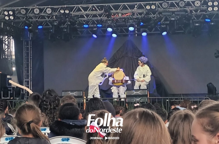 Grupo Alegria de Viver participa da Feira Regional do Livro e Cultura na Praça em Lagoa Vermelha