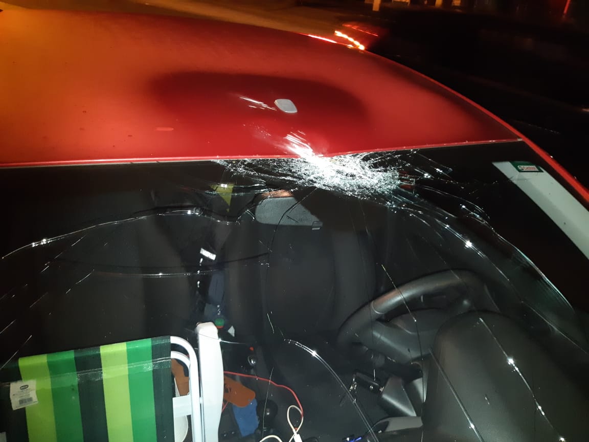Polícia prende homem que apedrejava veículos 