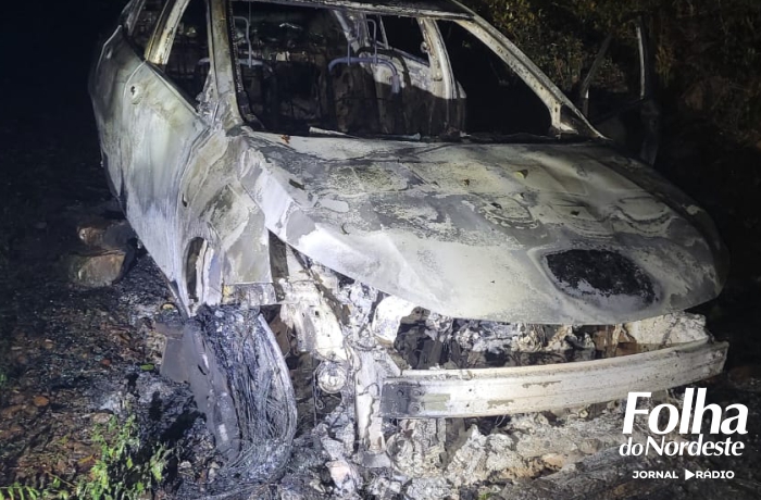 Veículo em chamas é localizado pela Brigada Militar em Campestre da Serra; carro tinha registro de furto/roubo