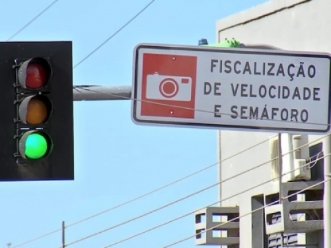 Ricardo da Rosa sugere a volta da fiscalização eletrônica nos semáforos