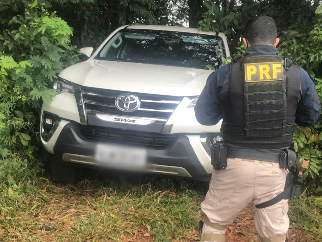 Operação Tamoio: Polícia recupera veículo roubado