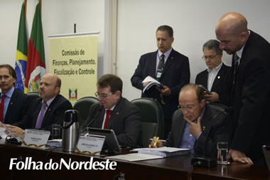 Santini preside Comissão de Finanças que apreciou relatório do orçamento 2017