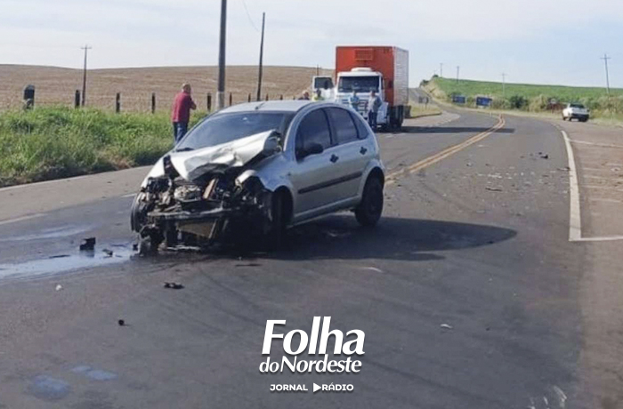 Colisão entre dois veículos deixa três pessoas feridas no Trevo das Três Porteiras, em Ibiaçá