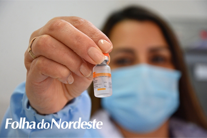Secretaria de Saúde recebe nova remessa da Coronavac para realizar imunização de pessoas com segunda dose da vacina em atraso