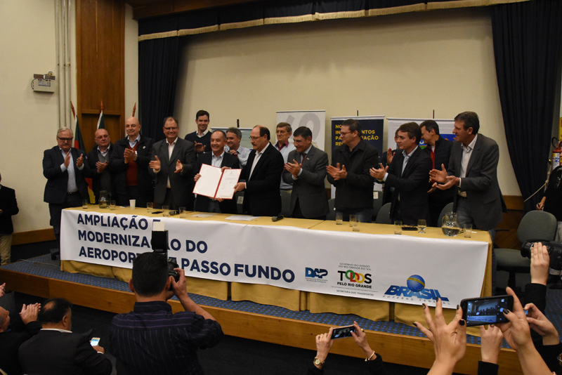 UPF sedia lançamento do edital de licitação para ampliação do Aeroporto de Passo Fundo
