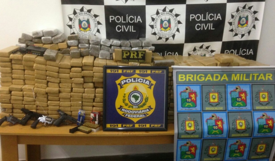 Abordagem da PRF de Vacaria resulta  na apreensão de mais de 500 quilos de maconha
