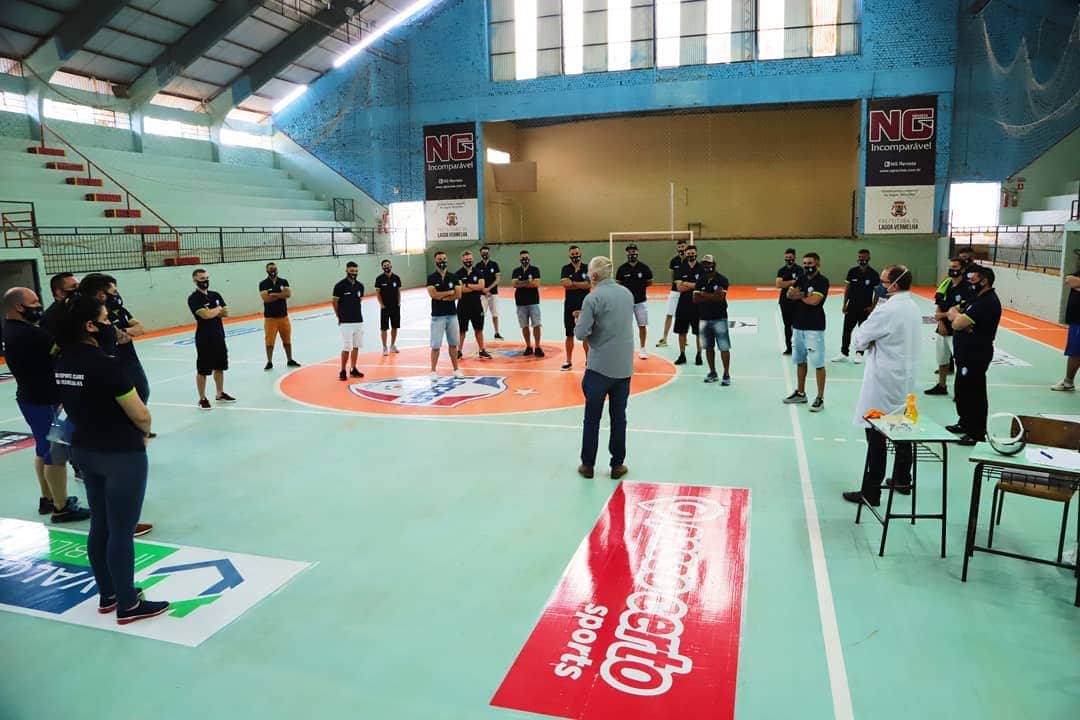 Grupo do Lagoa Esporte Clube se apresentou no Adolfo Stella