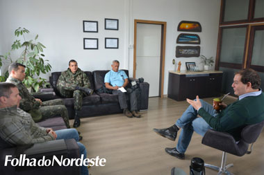 9° Batalhão de Engenharia de Construção visita prefeito Gustavo