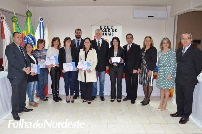 Escola Duquinho recebe homenagem do Legislativo