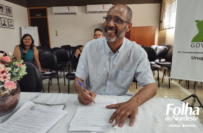 Aprovados em concurso, mais de 1,3 mil professores tomam posse