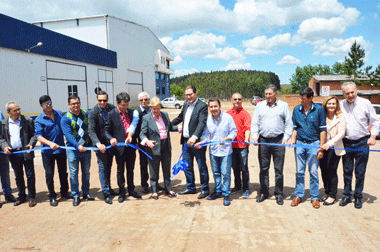 Distrito Industrial: Pavimentação na rua Julio Vanzin é inaugurada