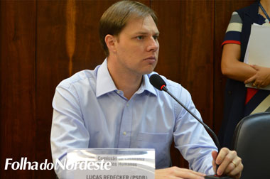 Redecker apresenta projeto que torna ponto eletrônico obrigatório 
