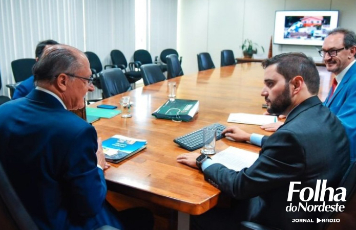 Gabriel Souza apresenta situação do RS para presidente em exercício