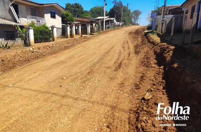 Cinco ruas no bairro São José recebem primeiras etapas para pavimentação