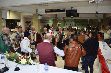 Câmara homenageia 136 anos de Lagoa Vermelha e Dia do Gaiteiro