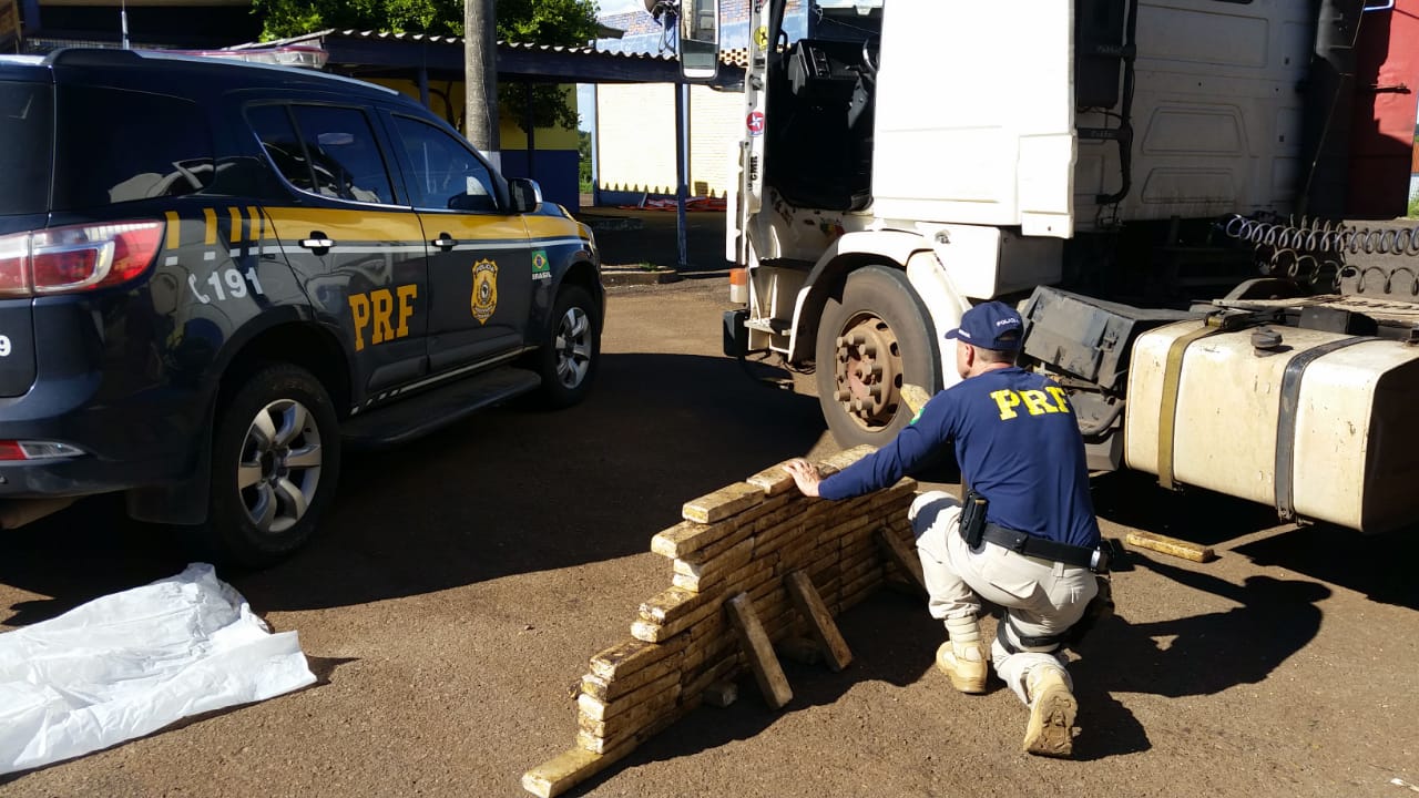 PRF prende traficante e apreende mais de 80 kg de maconha em Lagoa Vermelha