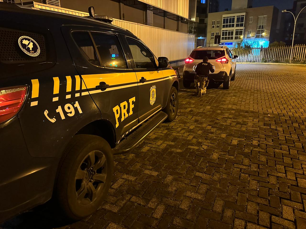 PRF recupera em Caxias do Sul camioneta roubada em Porto Alegre 