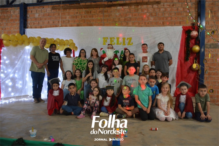 Cantatas natalinas emocionam a comunidade em duas escolas de Lagoa Vermelha