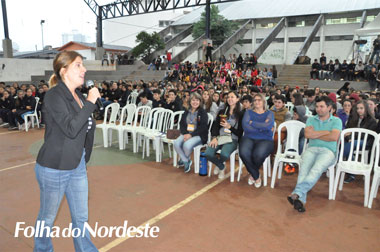 Feira do Livro recebe a escritora Ana Cardoso