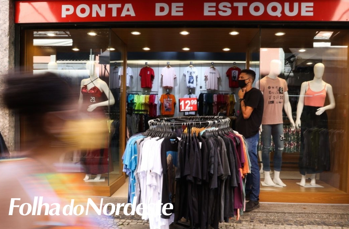 Comércio cresce 1,2% em julho e atinge patamar recorde, diz IBGE