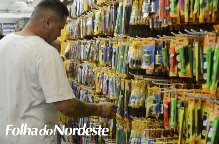 Confiança do consumidor recua 3,1 pontos em março